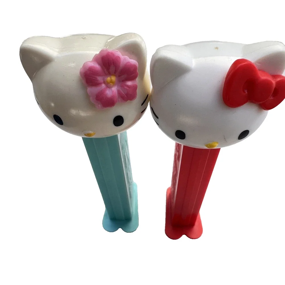 HELLO KITTY - PEZ Red &Blue Dispensers Vintage 1976 Lot 2 Made In Hungary D2